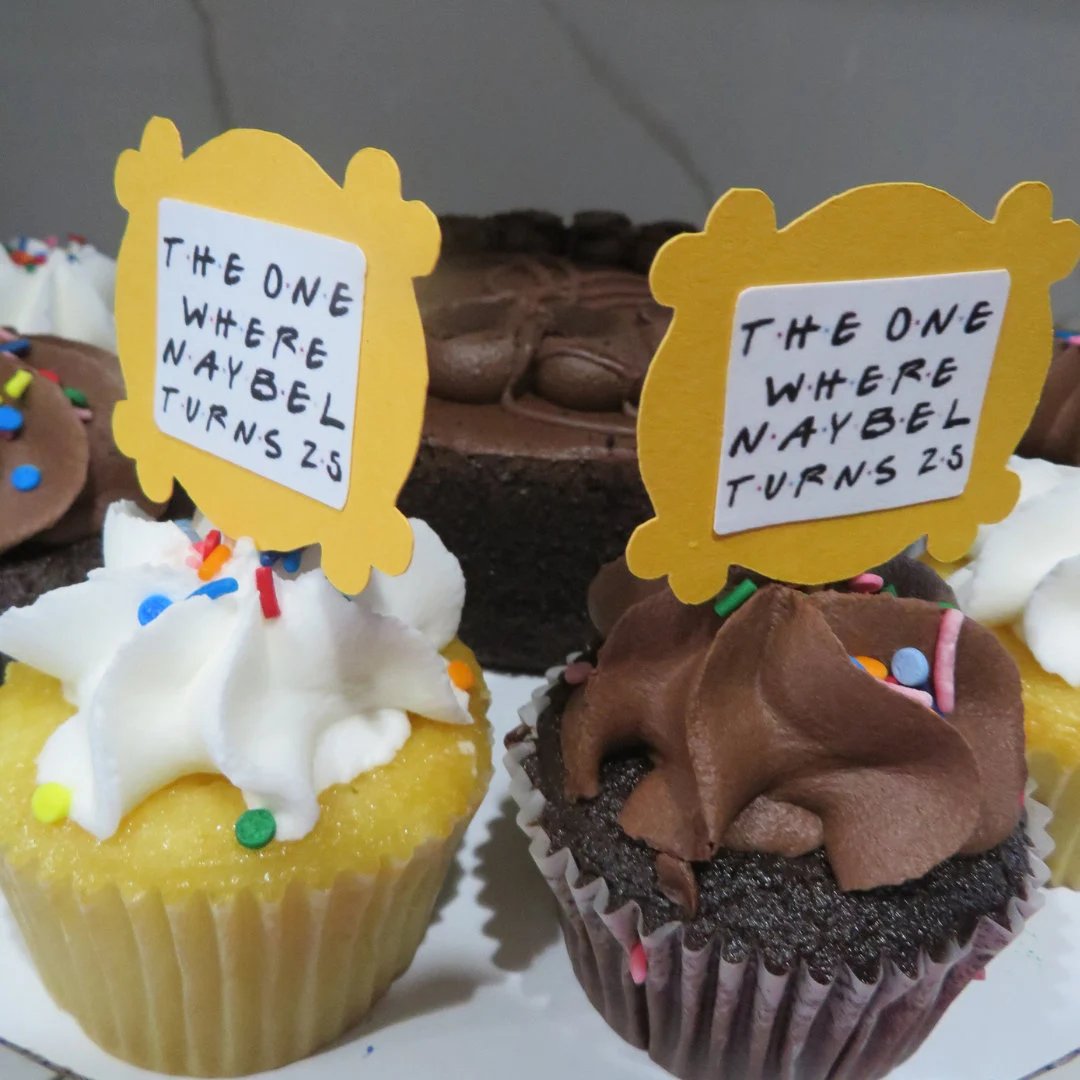 Friends-inspired cupcake toppers